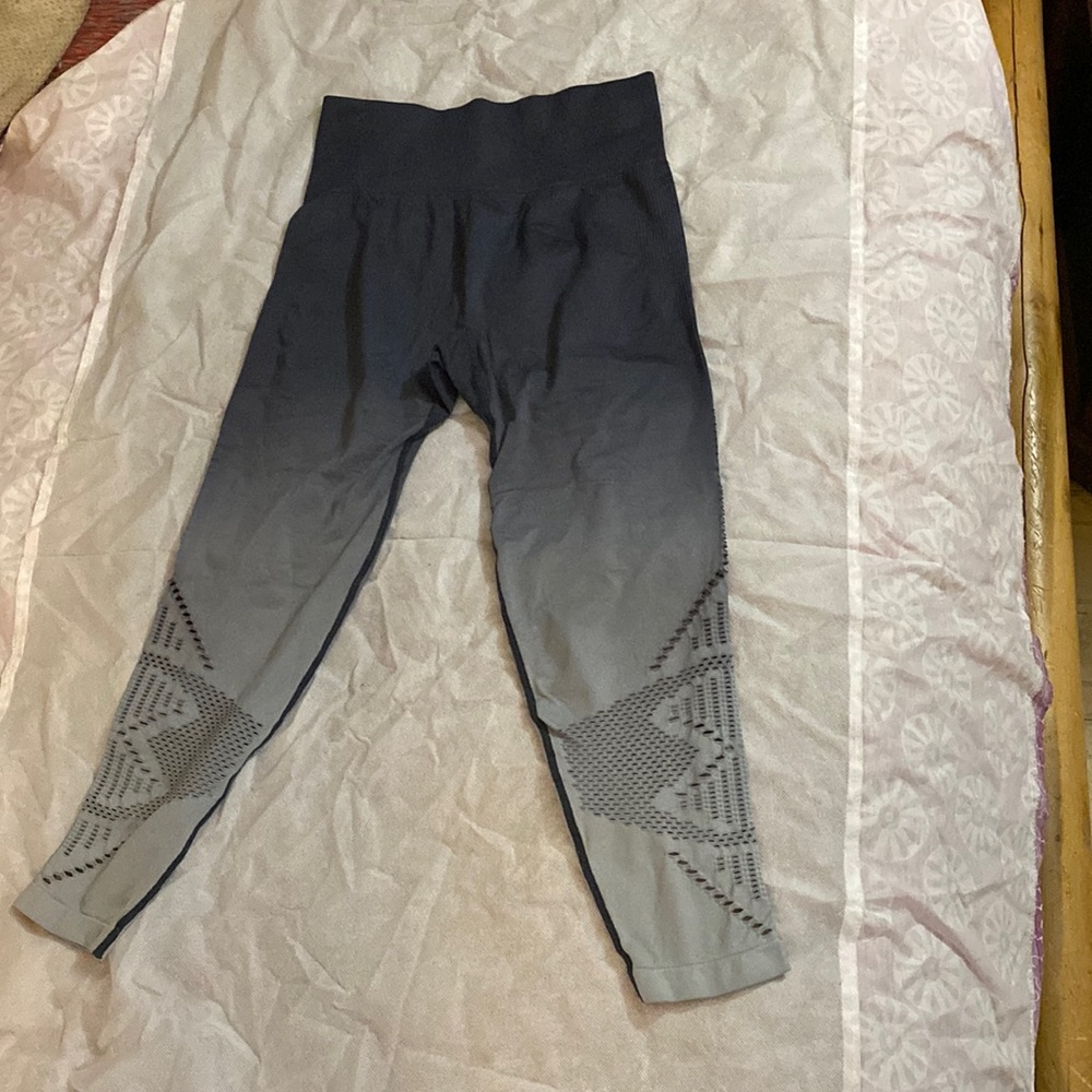 capris